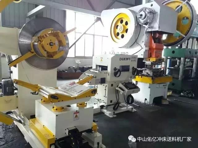 沖壓三合一送料機(jī)在汽車(chē)零部件沖壓自動(dòng)化生產(chǎn)線(xiàn)運(yùn)用