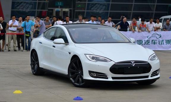 老年代步車與新能源汽車到底有什么區(qū)別？