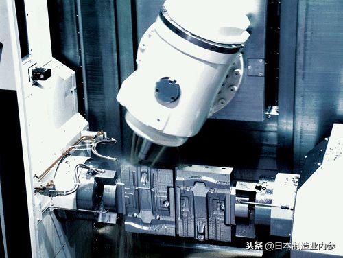 日本微成型技能：用0.02mm的鋼絲和0.03mm的立銑刀，打造精細模具