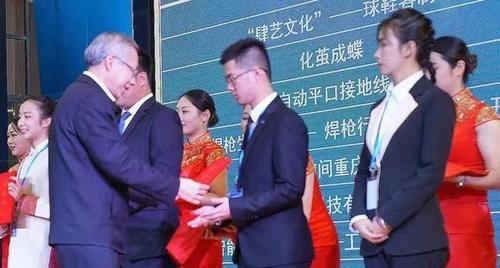 智能巡檢機器人守護工業(yè)安全，白云學子斬獲國家技能大賽一等獎