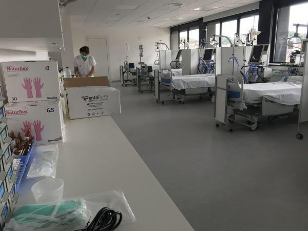 從機(jī)器人監(jiān)視到警察表演歌舞 外媒：各國落實(shí)封鎖措施花樣百出